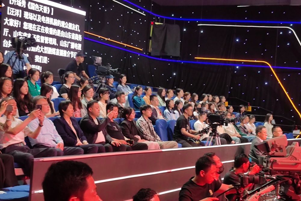 直播现场2_副本.jpg